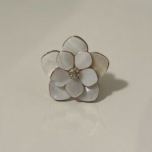 White Floral Statement Ring - Elegant Flower Design SZ 6